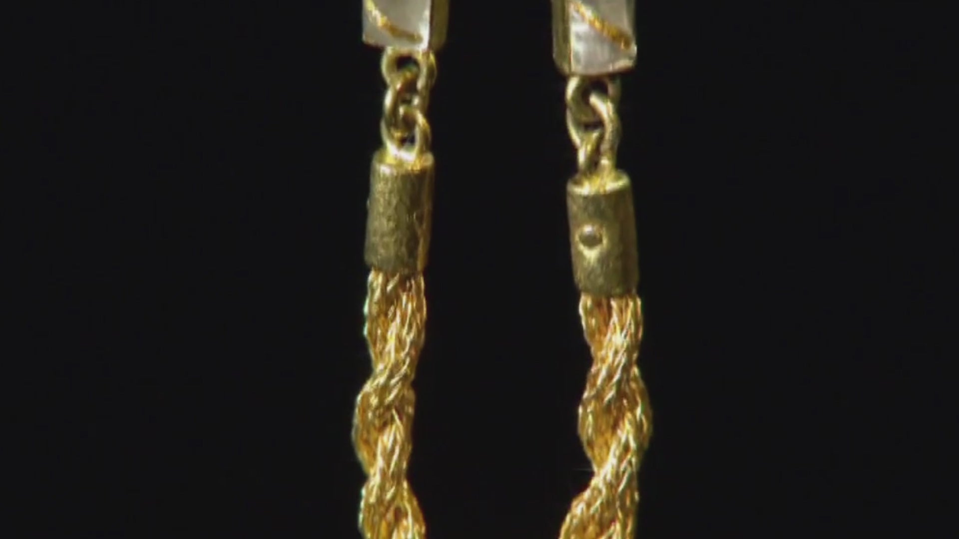 Presentation video of high jewelry by Marilisi Jewelry House